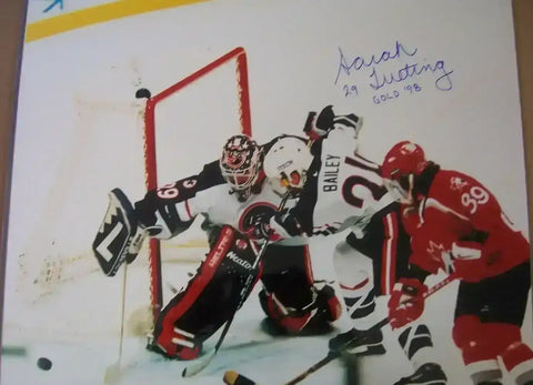 00212a65ee59de8f9f285f0e5f1f9562 - AutographsForSale.com