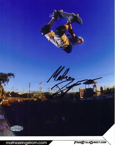 00d1d128bd9d47bb448a33ac7ecbd3bd - AutographsForSale.com