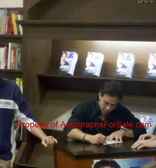 Apolo Anton Ohno signed 2002 Winter Olympics Preview Sports Illustrated - AutographsForSale.com