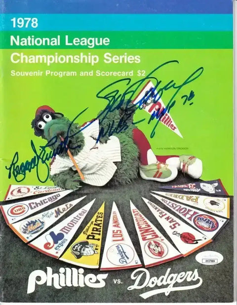 09cc57ee69bb456987a00778c4e49b6c - AutographsForSale.com