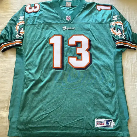 0a16d5918f667c4bc71ae4b41389f8e4 - AutographsForSale.com