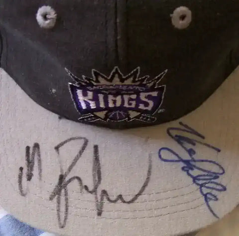 0aa0746c05a70d03870865cf4671c54a - AutographsForSale.com