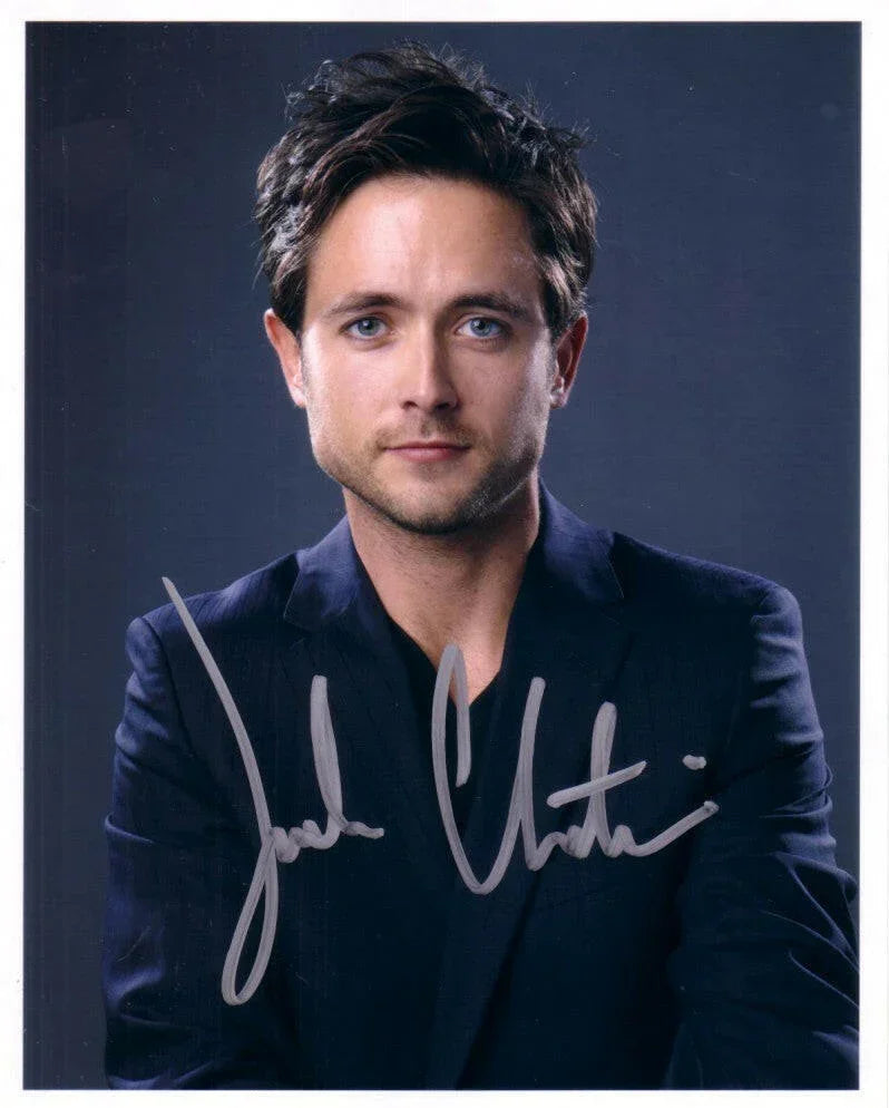 Justin Chatwin autographed Shameless 2011 SDCC 8x10 photo - AutographsForSale.com
