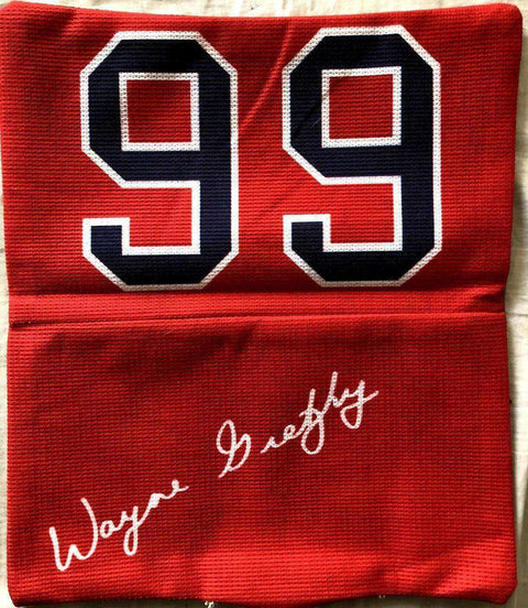 0f48e881fe57177257ee213673f52c6e - AutographsForSale.com