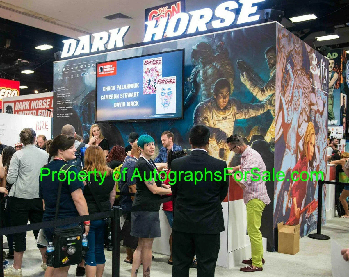 Chuck Palahniuk & Cameron Stewart signed Fight Club 2 comic book JSA - AutographsForSale.com