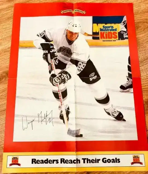 12128d44432a81a5f897f99011a502b3 - AutographsForSale.com