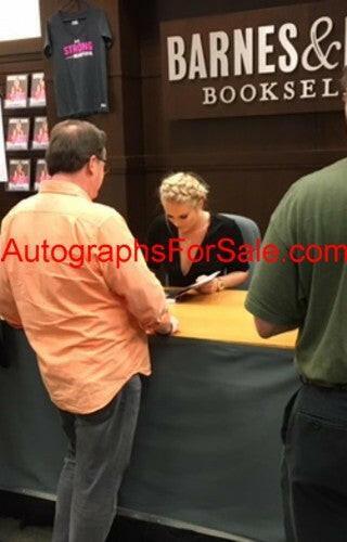 Lindsey Vonn autographed Strong is the New Beautiful hardcover 1st edition book - AutographsForSale.com