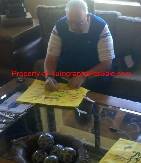 17ed8c0a94df613dc36330c80eeddf23 - AutographsForSale.com