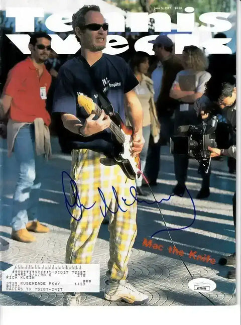 18de60946e14c5132bf039b78375b70f - AutographsForSale.com