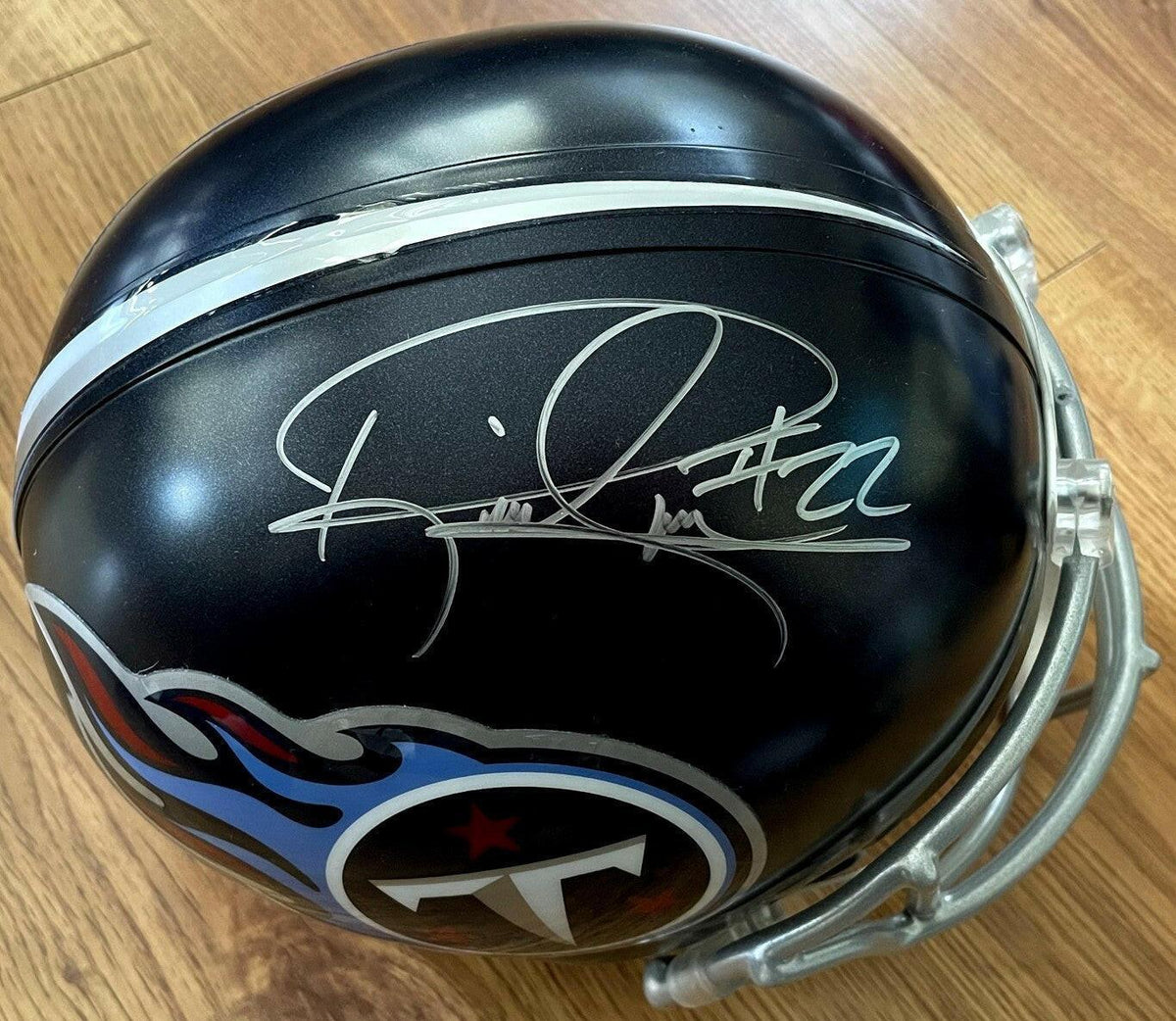 Derrick Henry autographed Tennessee Titans full size helmet (Schwartz Sports) - AutographsForSale.com