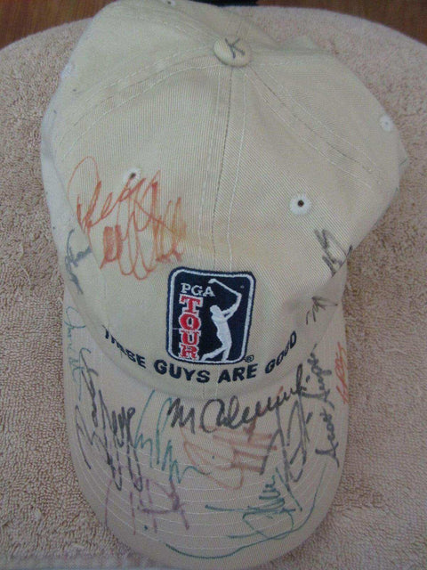 239579c35750c52150dc780b3e66d5b1 - AutographsForSale.com