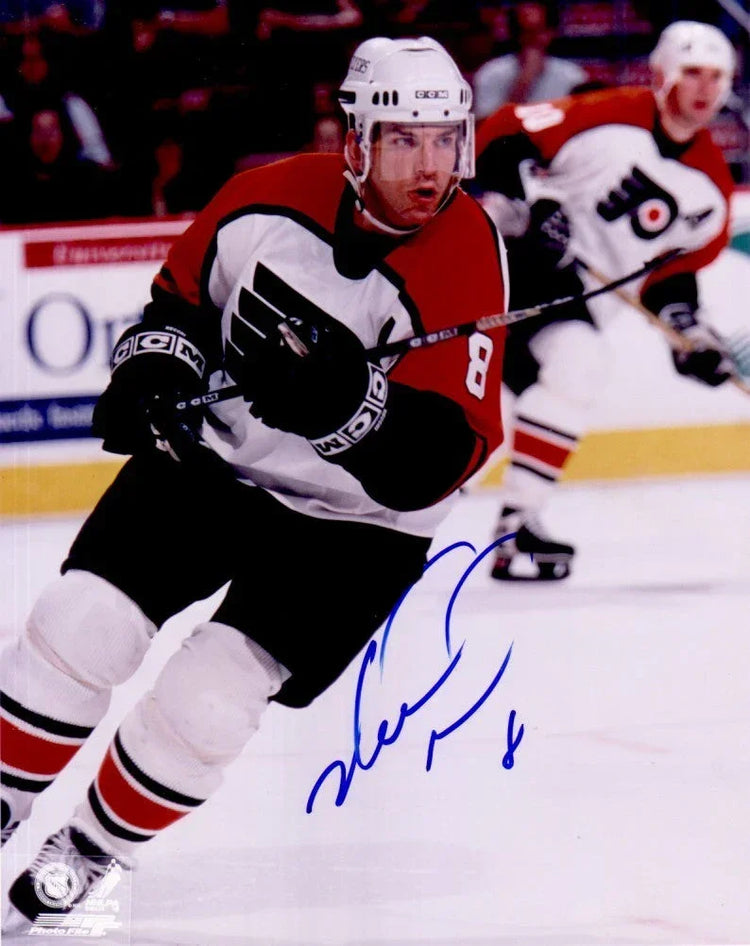 Mark Recchi autographed Philadelphia Flyers 8x10 photo - AutographsForSale.com