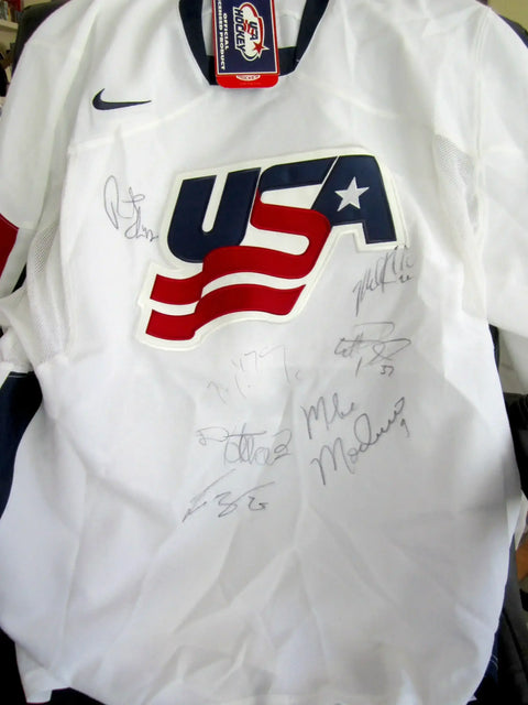 241f61fab583350c49e6f566373eef16 - AutographsForSale.com