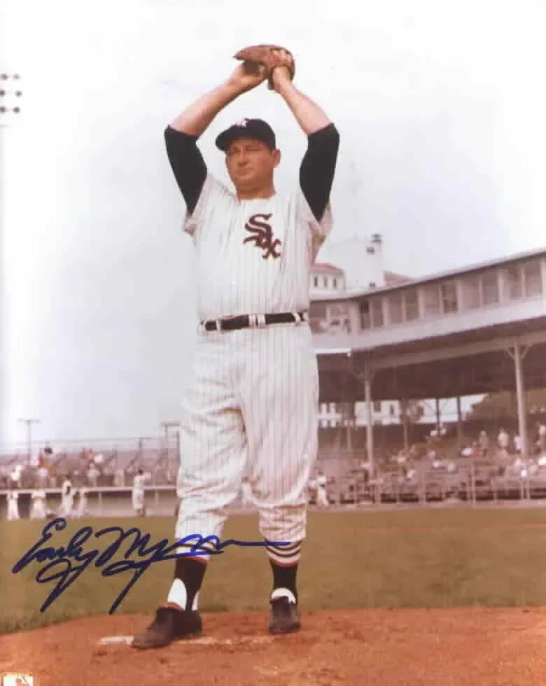 Early Wynn autographed 8x10 Chicago White Sox photo - AutographsForSale.com