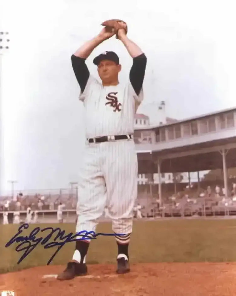 Early Wynn autographed 8x10 Chicago White Sox photo - AutographsForSale.com