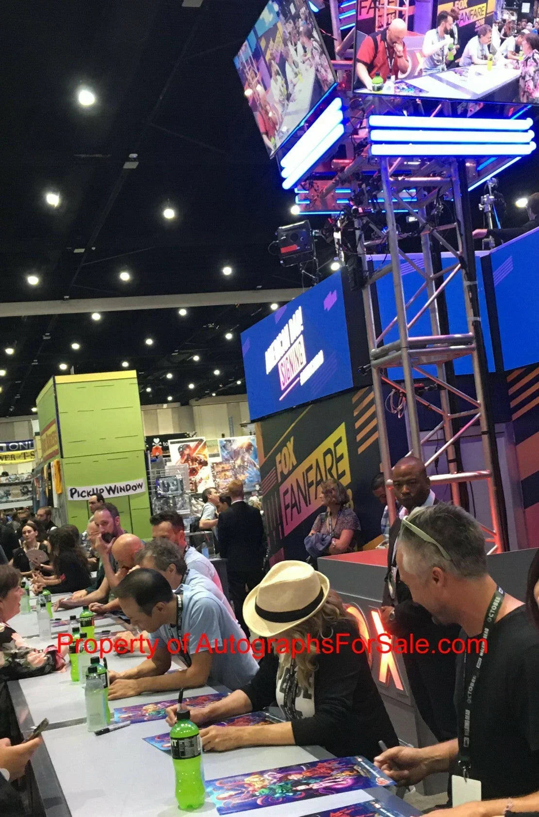 American Dad cast autographed 2018 SDCC poster Curtis Armstrong Dee Bradley Baker Wendy Schaal JSA - AutographsForSale.com