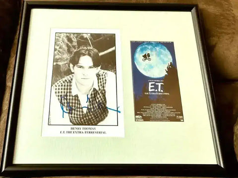 2f2b61b5299d88b3b236db73f7f168d6 - AutographsForSale.com