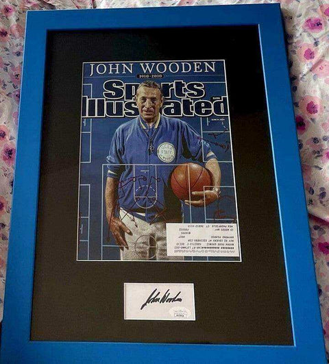 381ca076af9ed3edb1e1a93c0ffbf13f - AutographsForSale.com