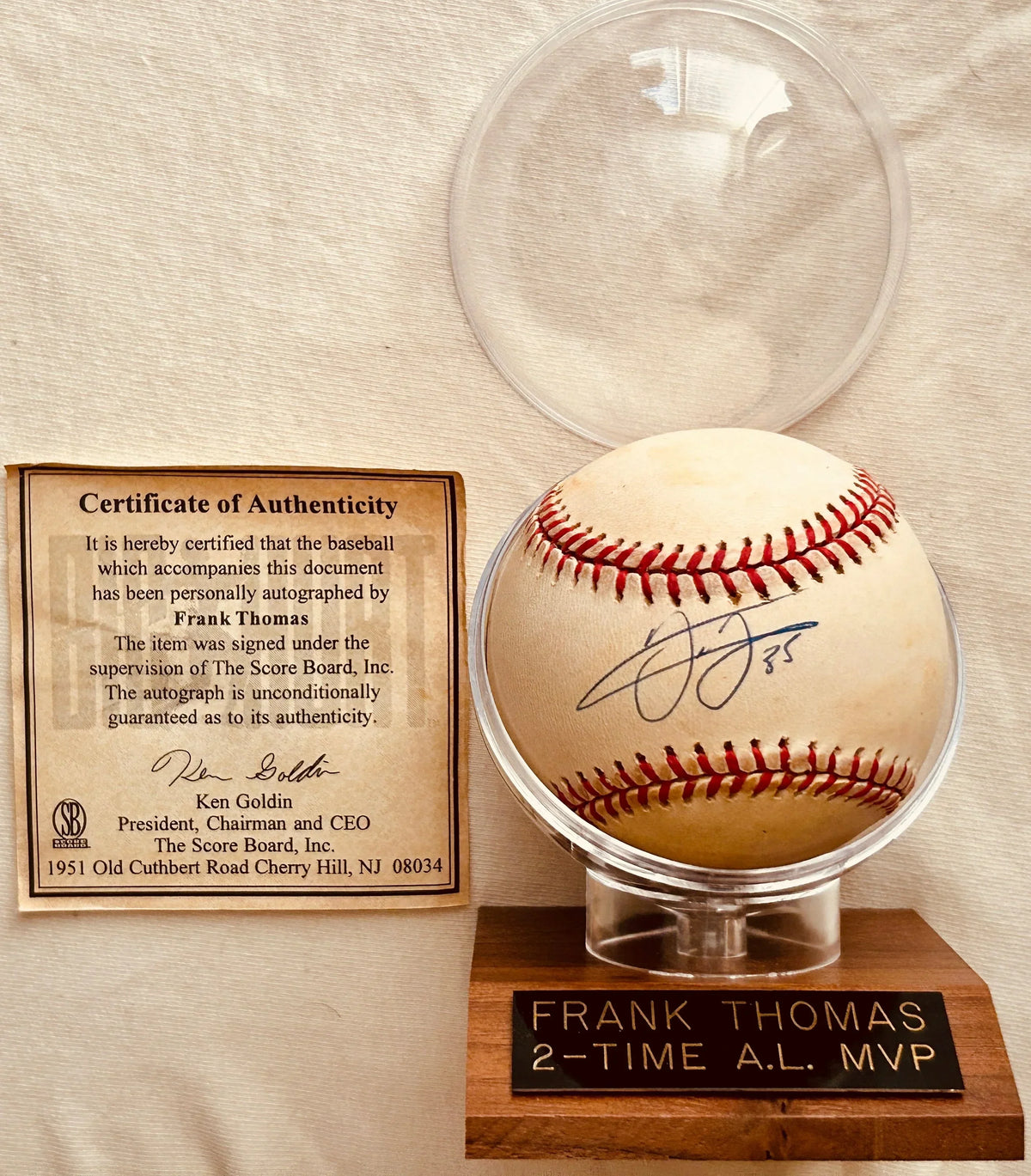 Frank Thomas signed Rawlings AL baseball in display case - AutographsForSale.com