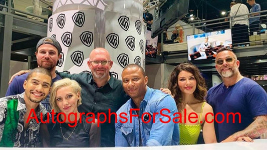 Arrow cast autographed 2019 Comic-Con last season poster Stephen Amell Katie Cassidy Rick Gonzalez David Ramsey JSA - AutographsForSale.com