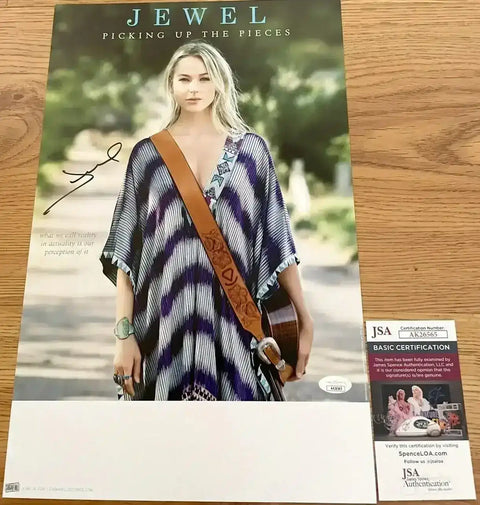 3d820d3d57516aef778e11e16e82c8d6 - AutographsForSale.com