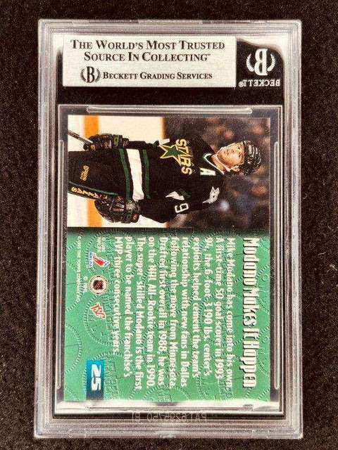 3dde53a7b2e27efb7d5122a27b7b05d1 - AutographsForSale.com
