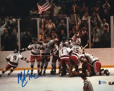 3f921c8502e8e1f3c0b4c2beab97d15e - AutographsForSale.com