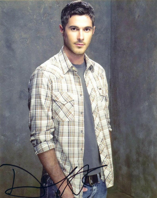 Dave Annable signed 8x10 photo Brothers & Sisters - AutographsForSale.com