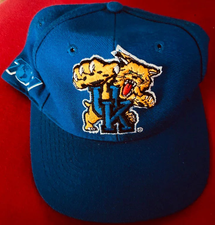 Kentucky Wildcats vintage 1990s embroidered fitted Cap - AutographsForSale.com