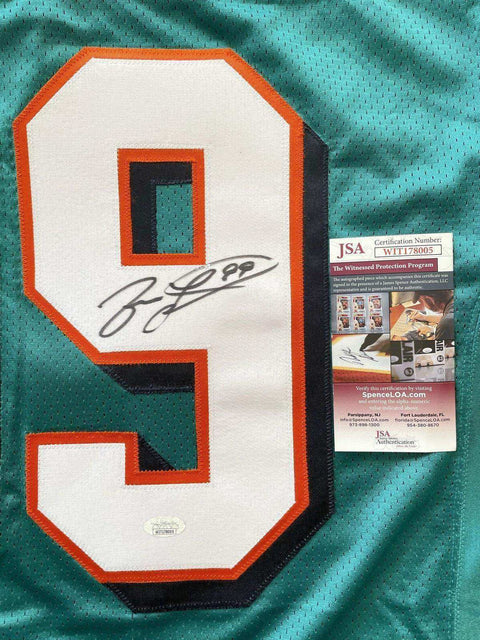 479e028d4dc92c6b1f04e09620d1e477 - AutographsForSale.com