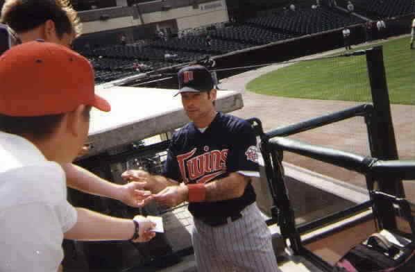 Paul Molitor signed Blue Jays 1994 Sports cards cover - AutographsForSale.com