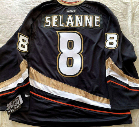 4cf66f1d841a2f143e8f006d9cd26d36 - AutographsForSale.com