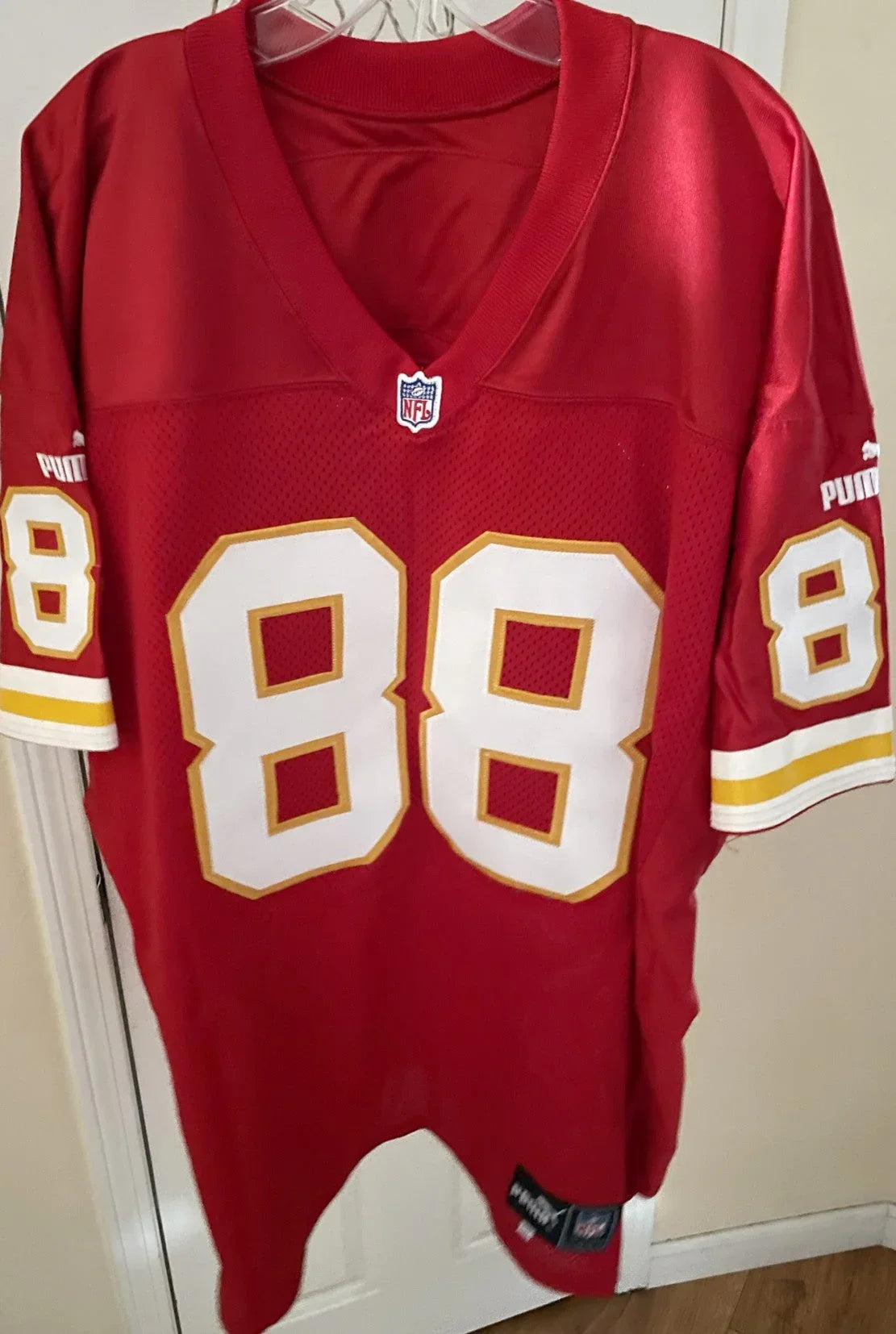 Tony Gonzalez Kansas City Chiefs 2000 Puma red game model jersey - AutographsForSale.com