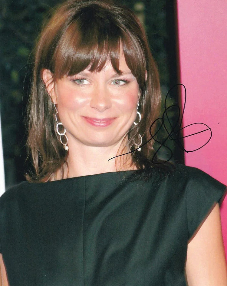 Mary Lynn Rajskub autographed 8x10 red carpet photo - AutographsForSale.com