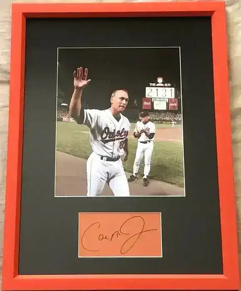 580182d4bb4bcf2f76a1fd35e6406727 - AutographsForSale.com