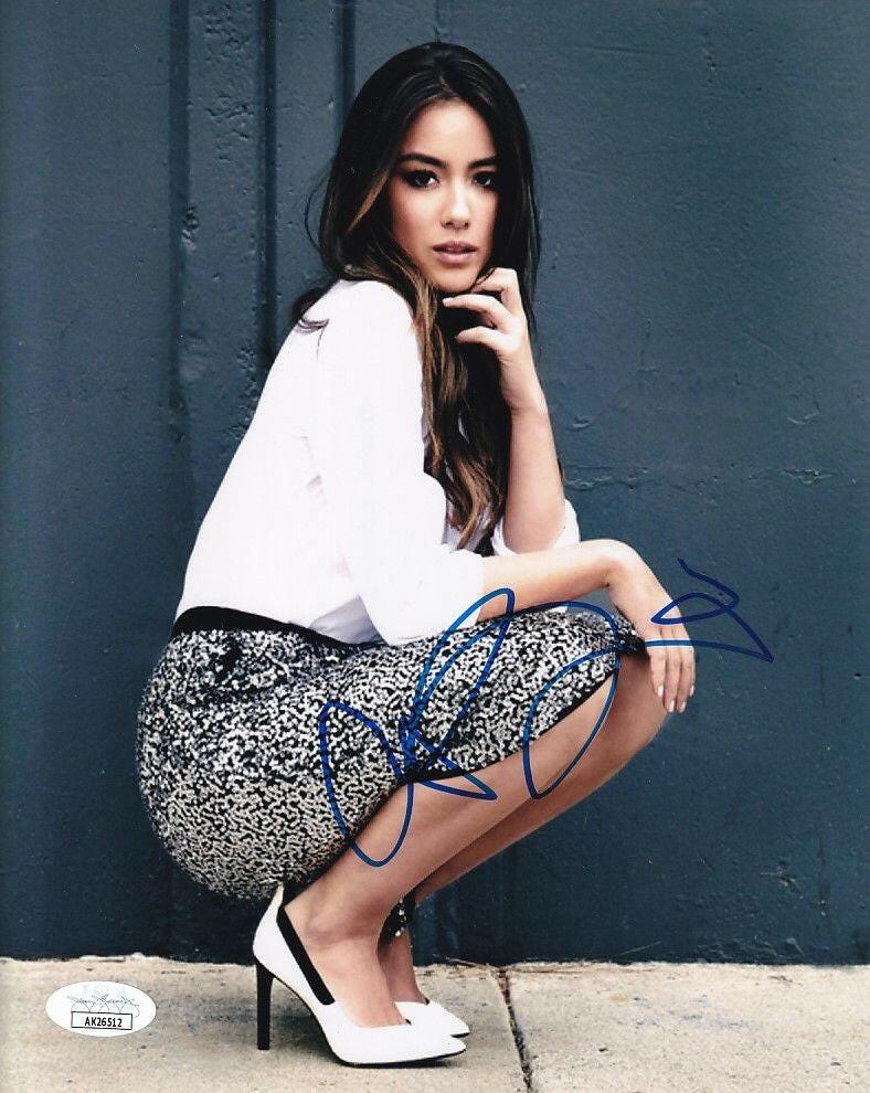 Chloe Bennet autographed 8x10 crouching photo JSA - AutographsForSale.com