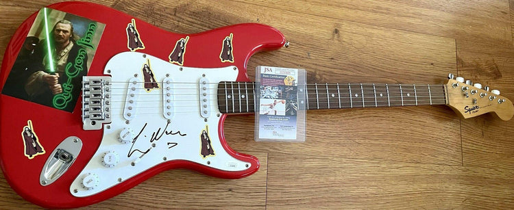 Liam Neeson signed Star Wars Qui Gon Jinn Fender Bullet Electric Guitar JSA - AutographsForSale.com