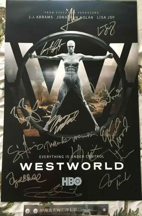 673465f2c66a7fae634410494369d88e - AutographsForSale.com