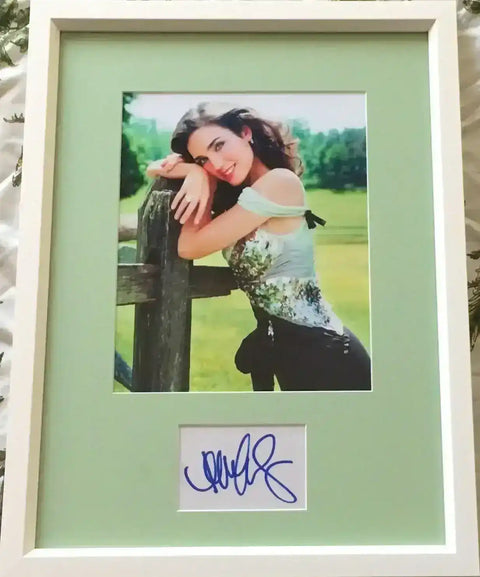 67900e6e28f7510731742e5f6becc73a - AutographsForSale.com