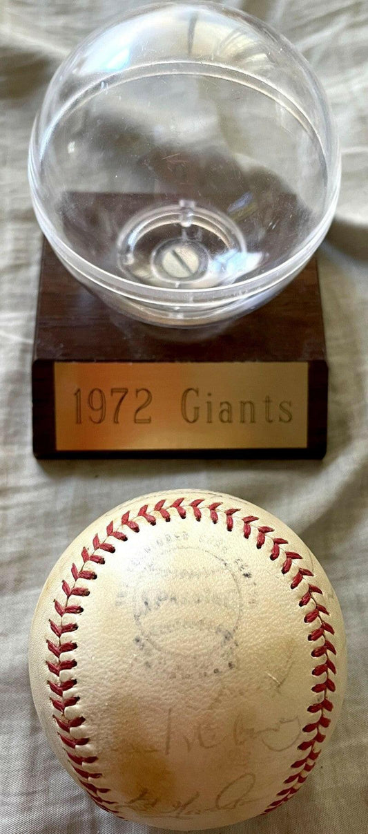 1972 San Francisco Giants team autographed NL baseball with case Willie McCovey - AutographsForSale.com