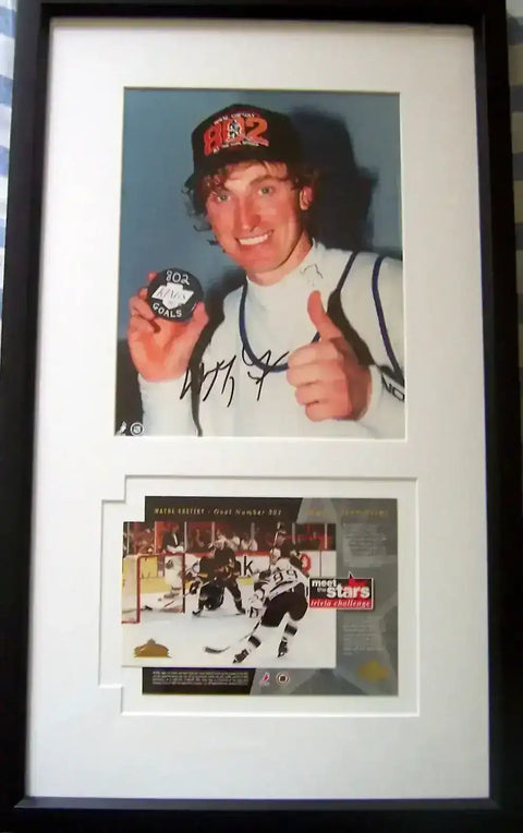 6cb8f8b2dfffe427b2768a3f26773e2e - AutographsForSale.com
