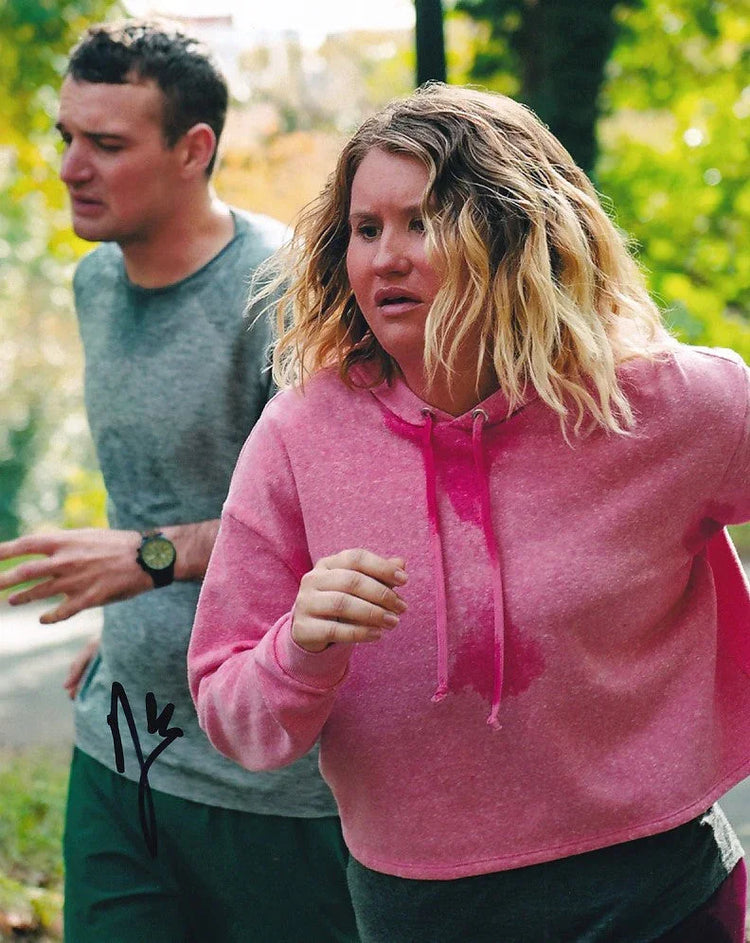 Jillian Bell signed Brittany Runs a Marathon 8x10 movie photo - AutographsForSale.com
