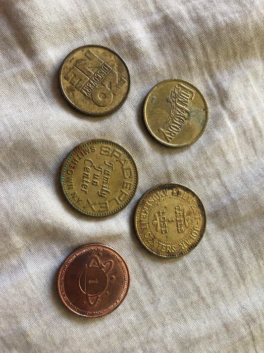 5 arcade video game token lot Dandy Discovery Zone Ellwest Fun Factory Spaceplex - AutographsForSale.com