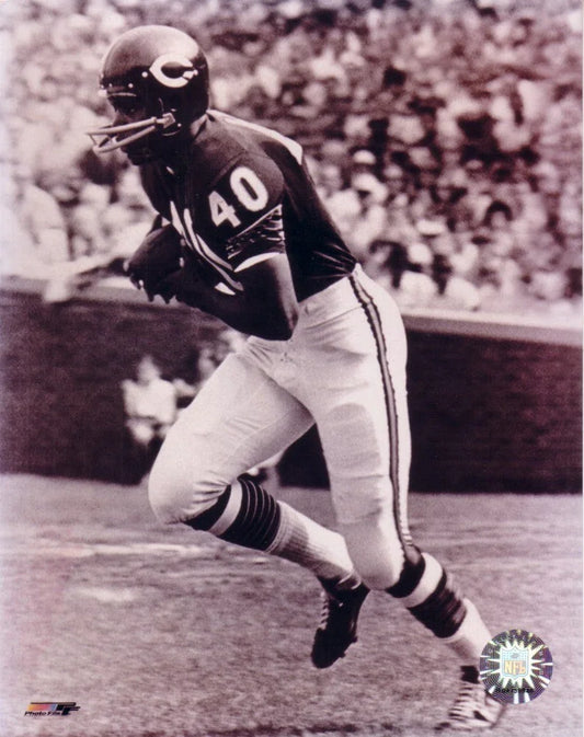 Gale Sayers 8x10 Chicago Bears photo - AutographsForSale.com