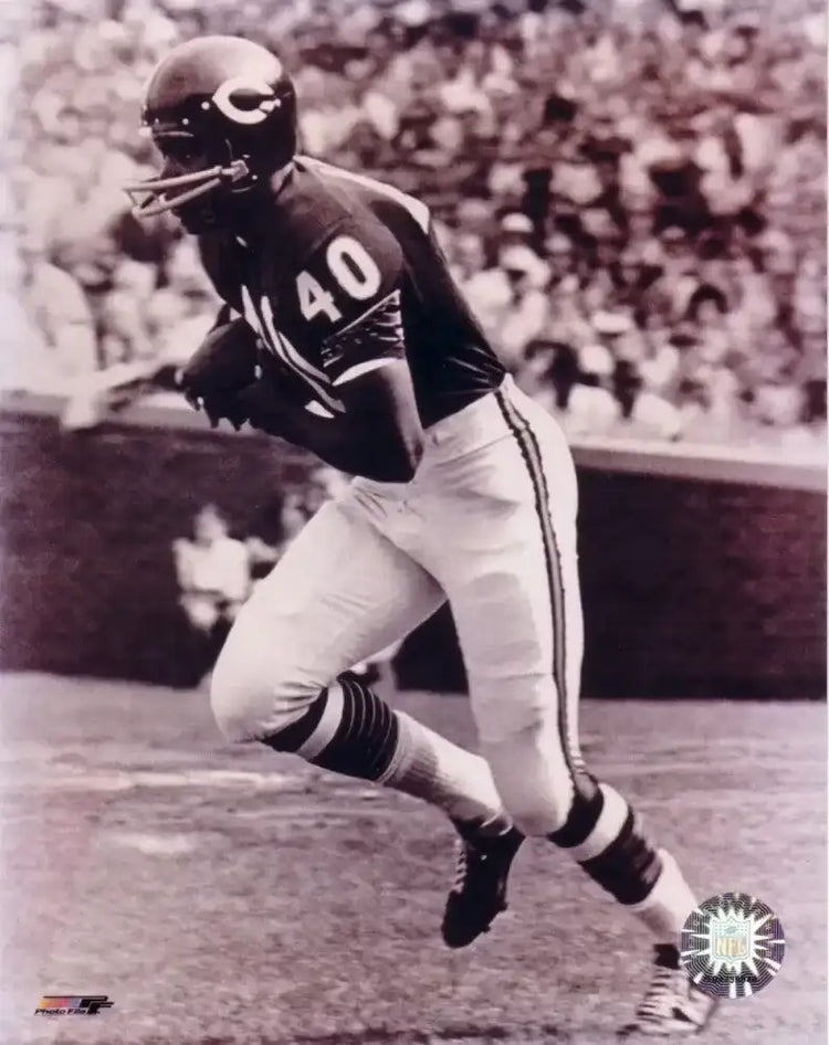 Gale Sayers 8x10 Chicago Bears photo - AutographsForSale.com