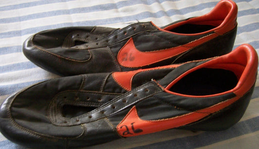 SF Giants 80s game worn pair of Nike baseball cleats Jeffrey Leonard? - AutographsForSale.com