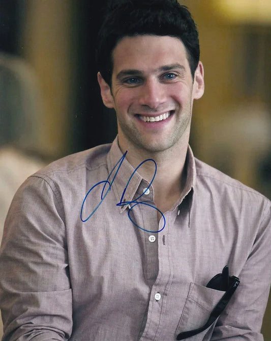 Justin Bartha autographed The Hangover 8x10 movie photo - AutographsForSale.com