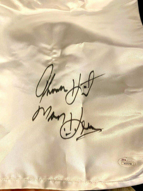8f7f1e7bed9206f9443fd85c5d951788 - AutographsForSale.com