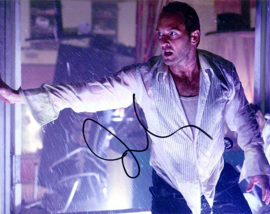 Josh Lucas autographed Poseidon 8x10 movie photo - AutographsForSale.com