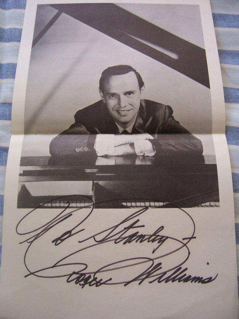 9846424876a88950ae4c281e8c8c793f - AutographsForSale.com
